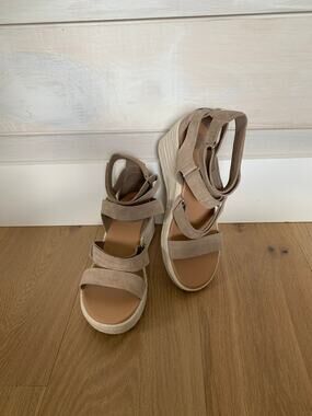 Sorel Cameron Wedge multi-strap Women’s tan taupe leather sandals size 10